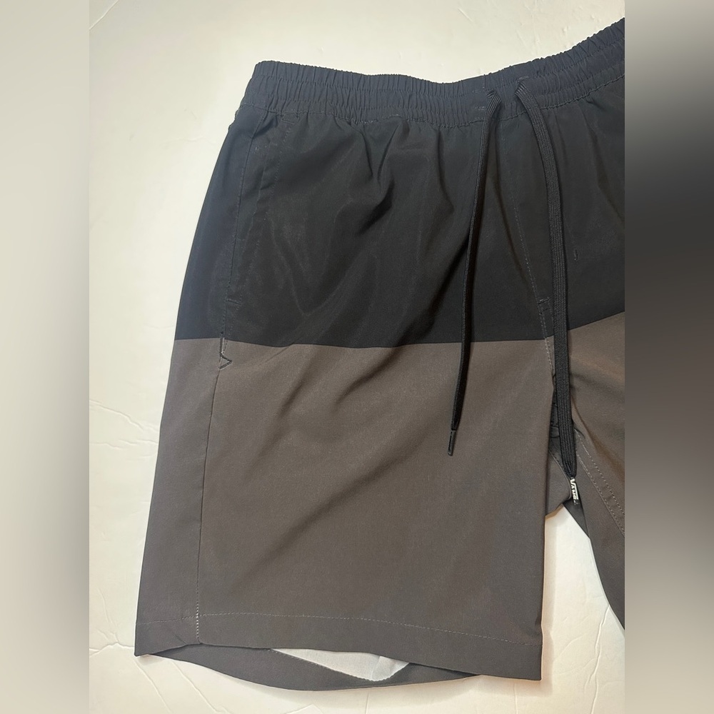 Vans Off The Wall Range Elastic Relaxed Shorts Size Small - Picture 3 of 9